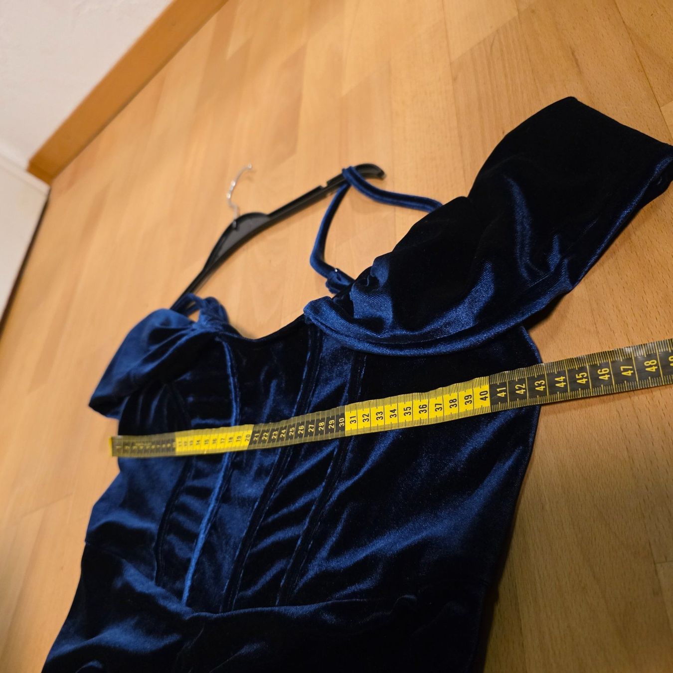 Robes: Samtkleid in Marineblau - Gr. 40 – D'occasion à Wald ZH par CapLux 4