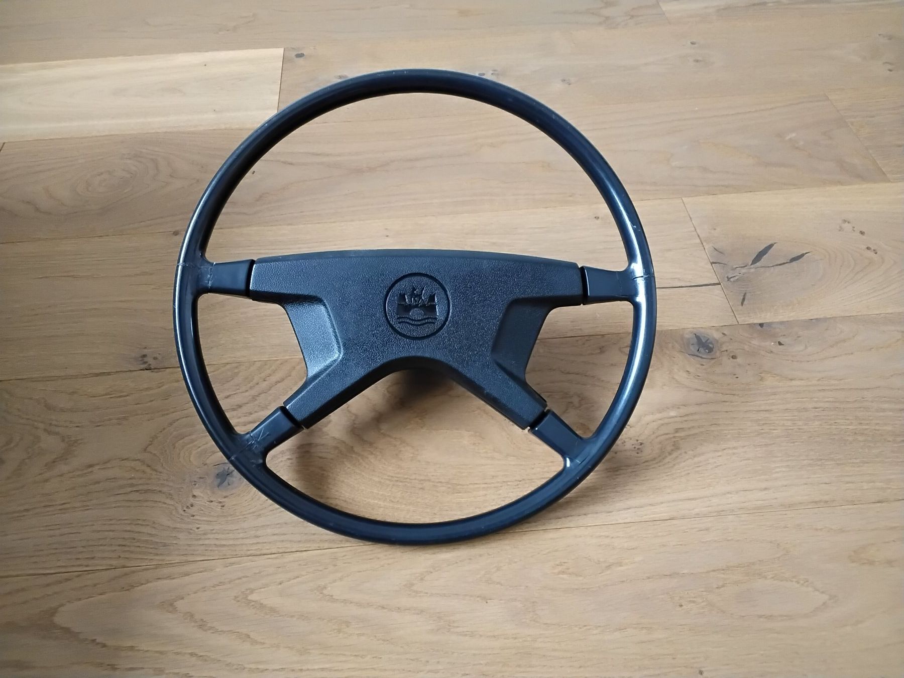 VW Tutti pezzi di ricambio auto: Lenkrad VW Käfer 1302S – Usato da Balsthal venduto da SabineR01