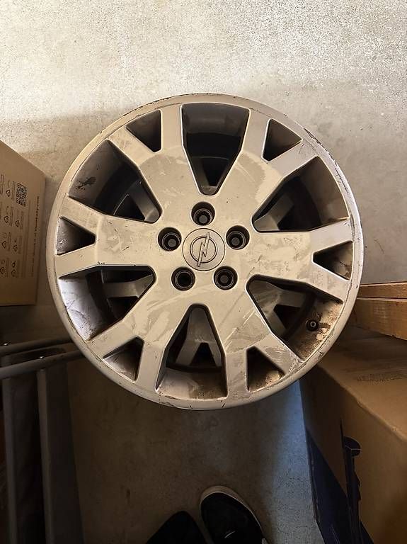 Opel Cerchioni: Original Opel Snowflake Alufelgen – Usato da Niederlenz venduto da Salihovic10 1