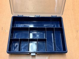 10 Leere Kunststoffbehälter (Lot 304) 8108 Dällikon