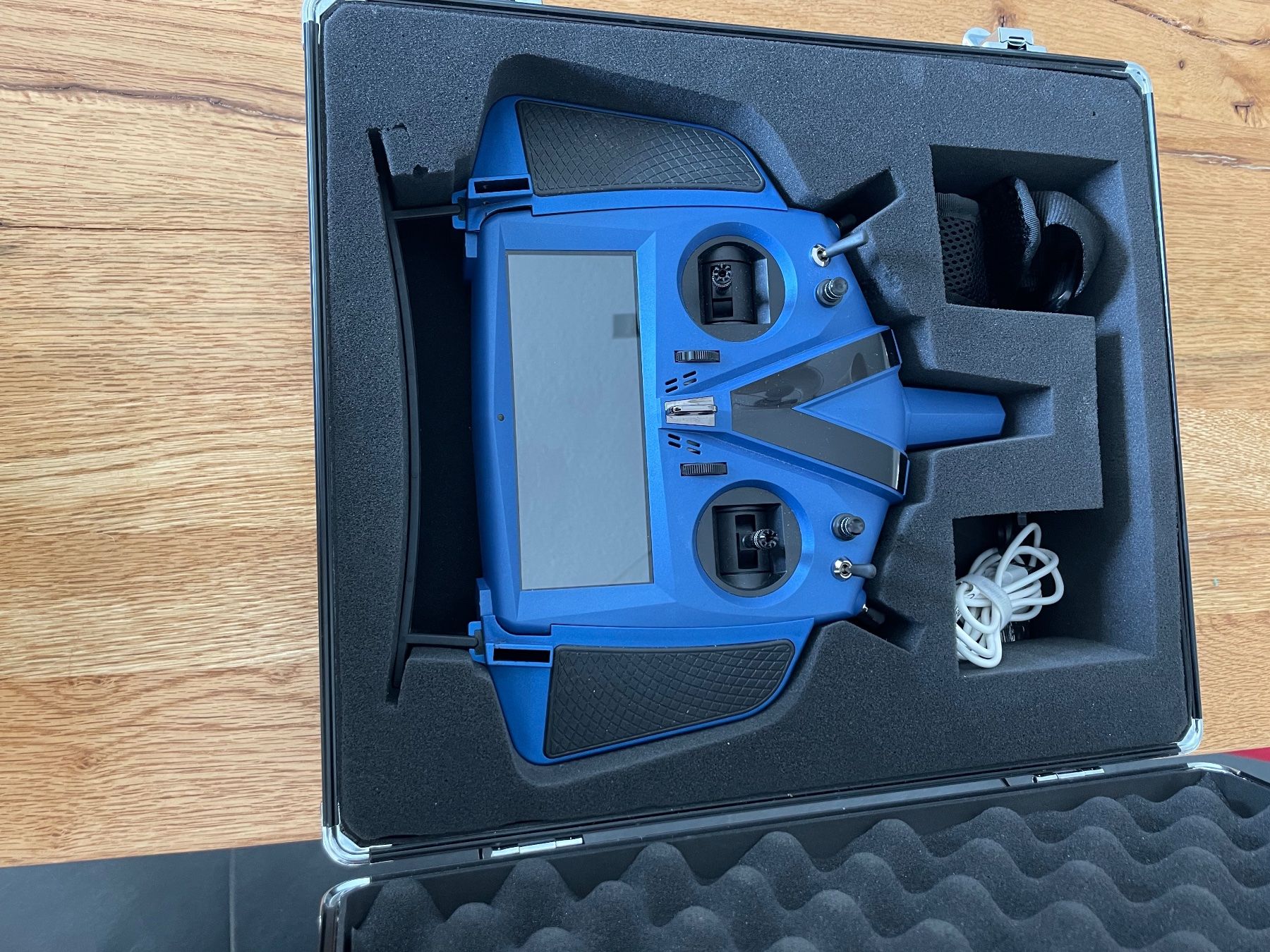 Modellismo RC: Micado VBar Control EVO mit Pult – Usato da Dietlikon venduto da woopiro 3
