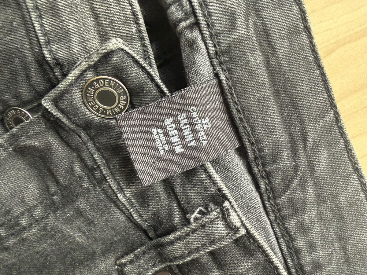 H&M Pantaloni: 2 Paar Jeanshosen – Usato da Embrach venduto da JoeMeltingJelly 3