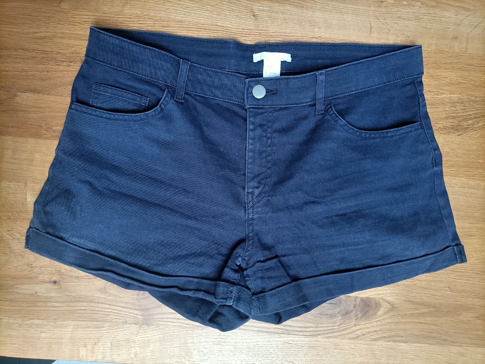 H&M Hosen: Kurze Hose Gr. 38 – Gebraucht aus Tafers von ali_v7sq