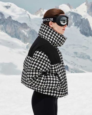 Wunderschöne Daunenjacke von MONCLER GRENOBLE (Grösse 1)