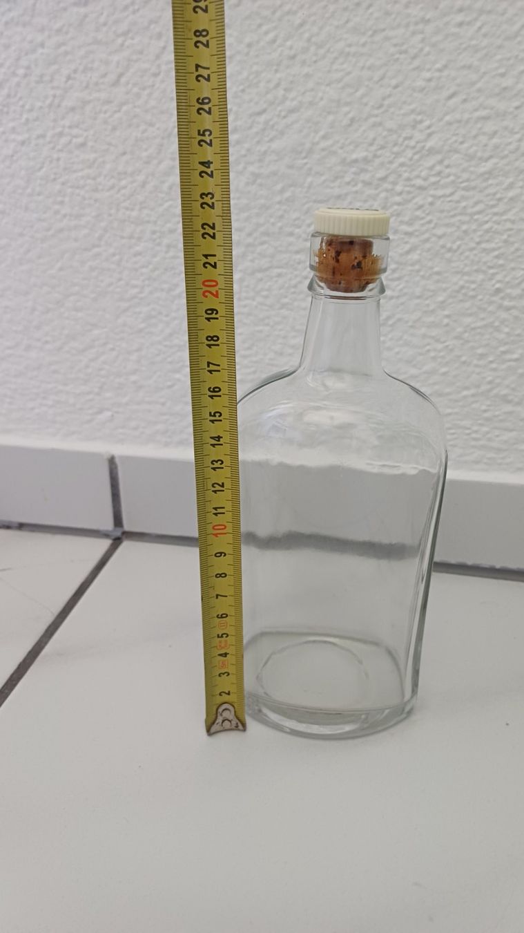 Apparecchiature e tecnologia a gas: Alte Glasflasche VOLG mit Korken – Usato da Neftenbach venduto da QuiQuo 2