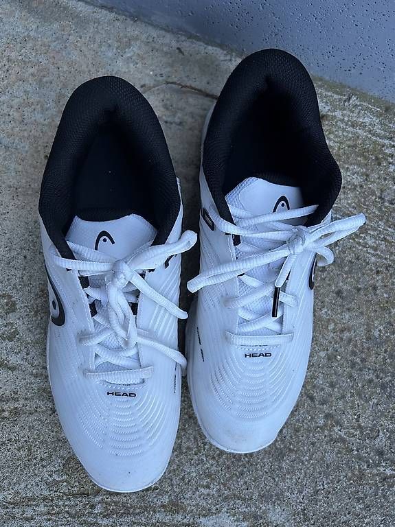 Schuhe für Jungen: Chaussure pour tennis – Gebraucht aus Corcelles-pres-Concise von Dilem 3