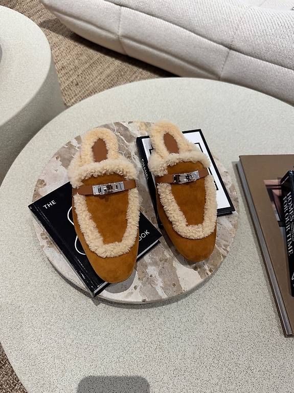 Hermès Chaussures femmes: HERMES LOAFERS SHEARLING – Neuf (Voir description) à Schwyz par bofb 1