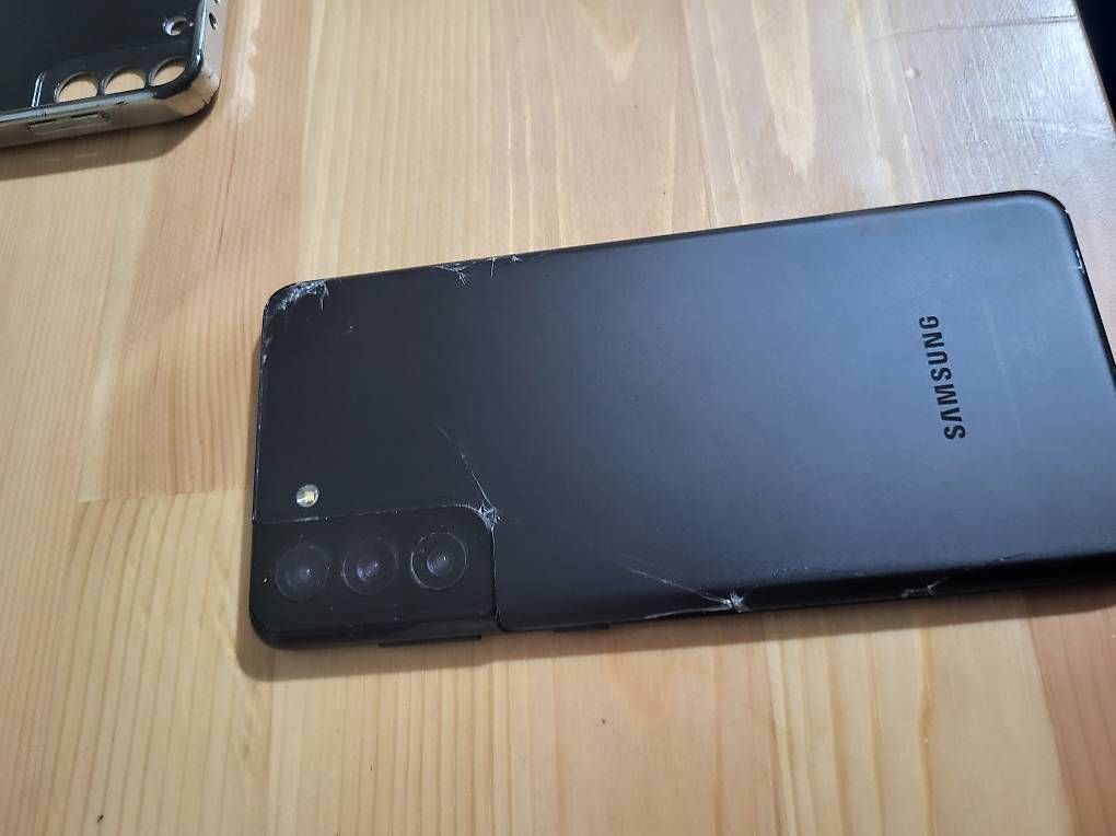 Samsung Telefoni cellulari / Smartphones: Samsung Galaxy S21 plus 5G – Usato da Riehen venduto da Basilikum79