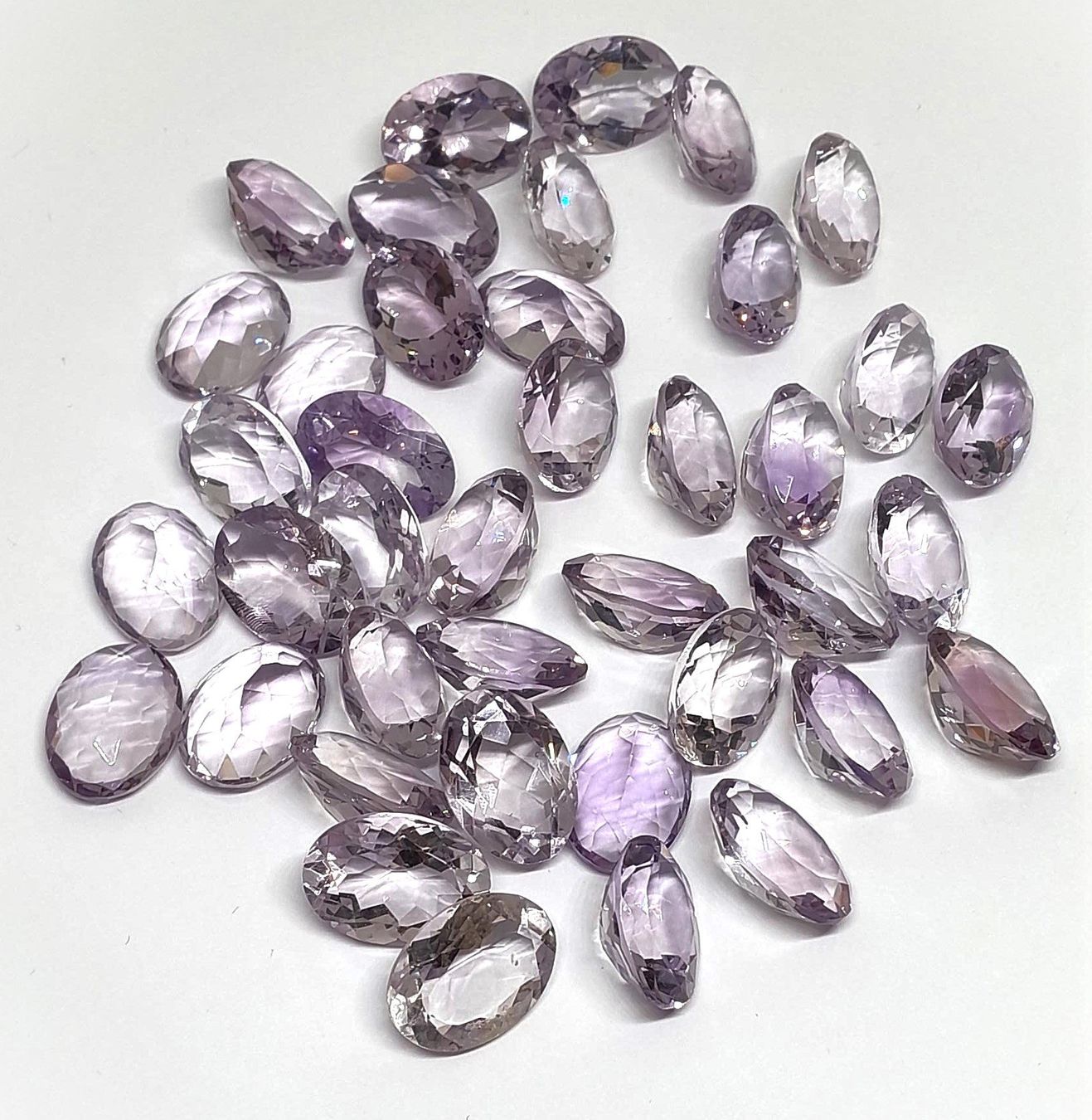 Pietre preziose: Lot 4x Améthystes ovales 11x9 mm - Valeur 90.- Fr – Nuovo (secondo la descrizione) da Grimisuat venduto da Valgem 3