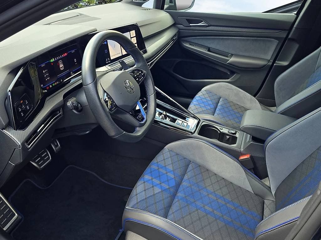 VW Automobili: VW Golf VIII 2.0 TSI R DSG 4motion – Usato da Langenthal venduto da Goergens10 7