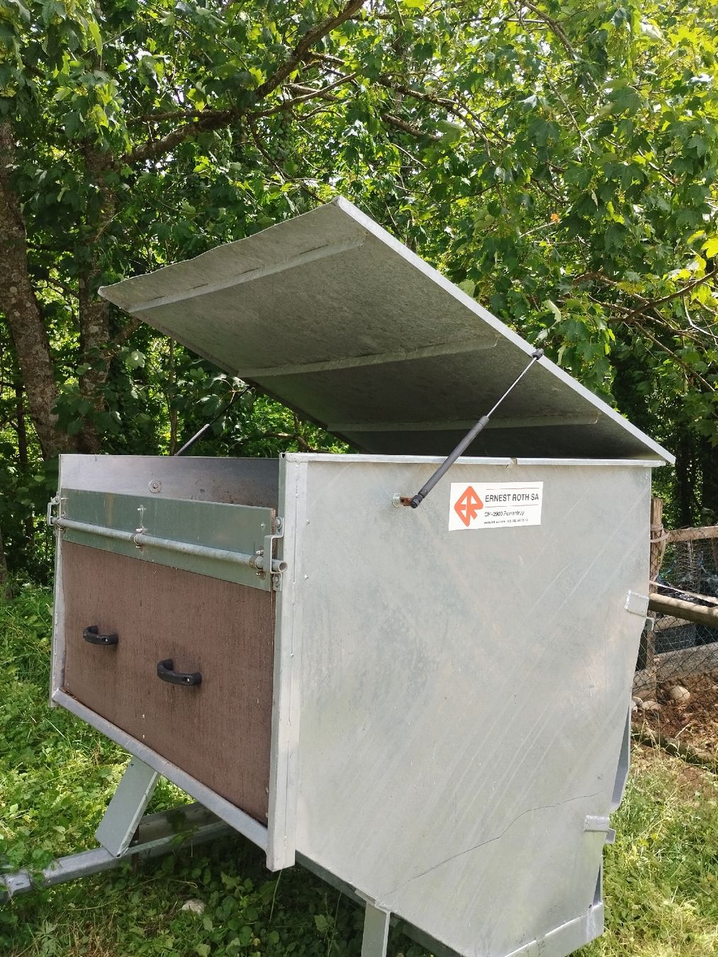Korpus: Mistcontainer mit Fahrwerk 1.5m3 – Gebraucht aus Fischenthal von JURIGINAL 3