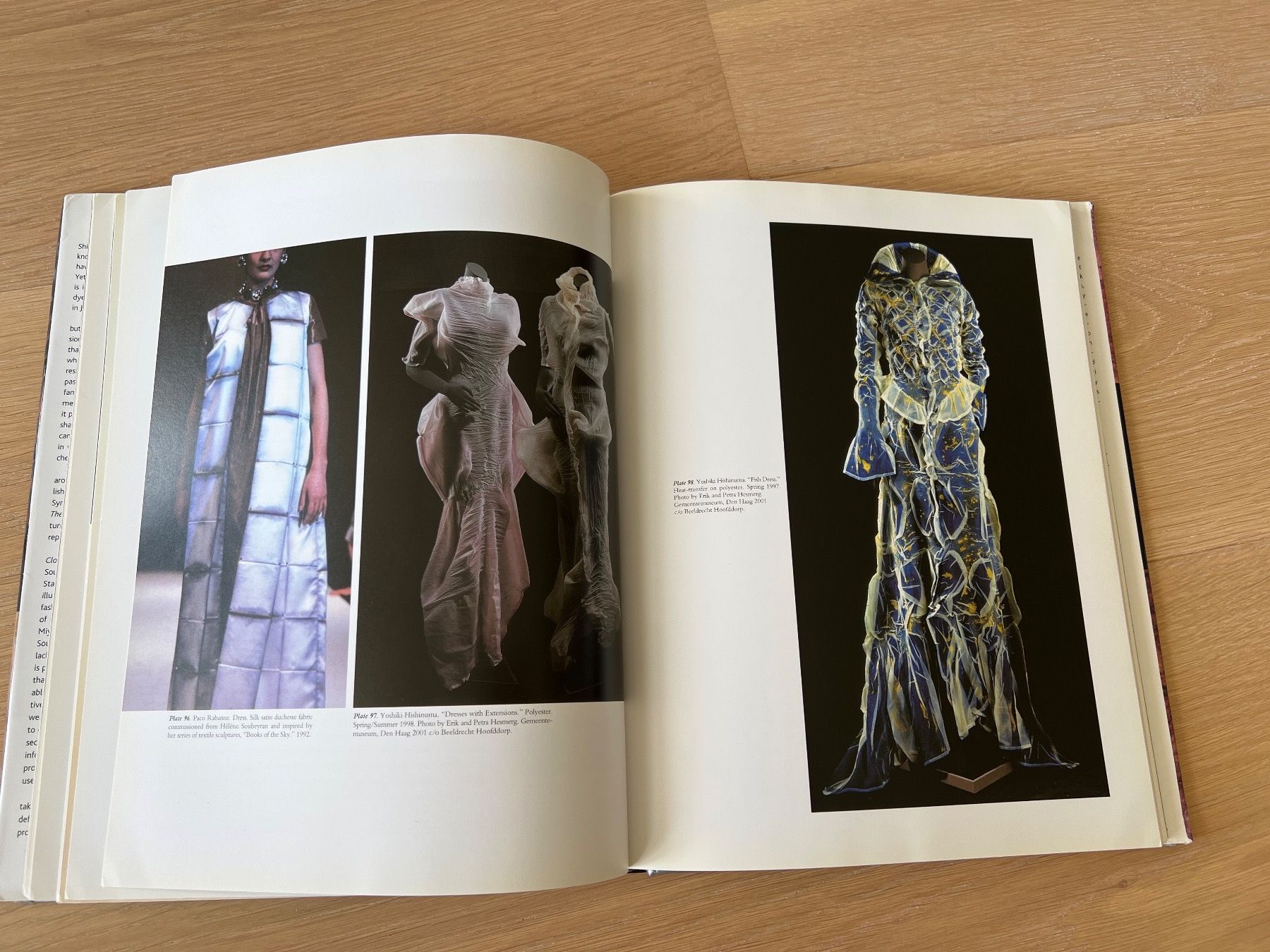 Libri: Buch Memory on cloth, shibori now – Usato da Beinwil am See venduto da isole 1
