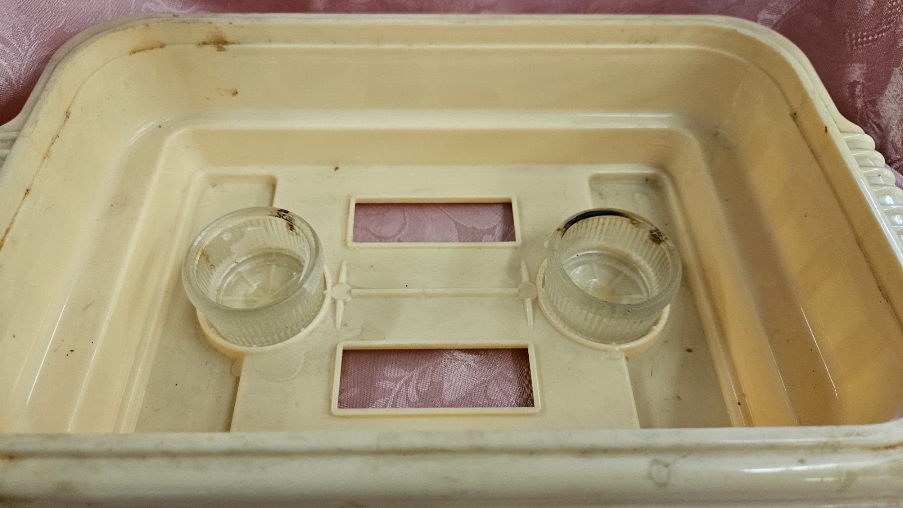 Radiatori: Scaldavivande a candeline in plastica – Usato da Melano venduto da H-Sara 1