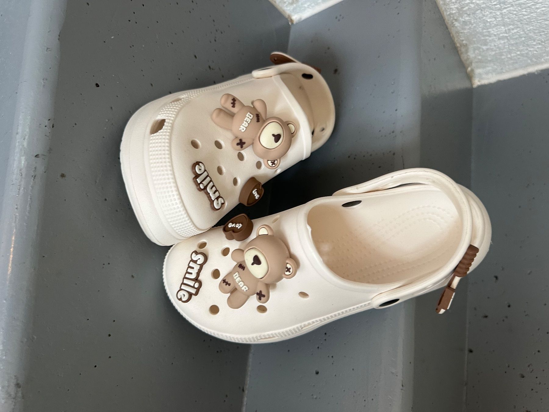 Scarpe per ragazze: Clogs – Nuovo (secondo la descrizione) da Wollerau venduto da bod_25yw
