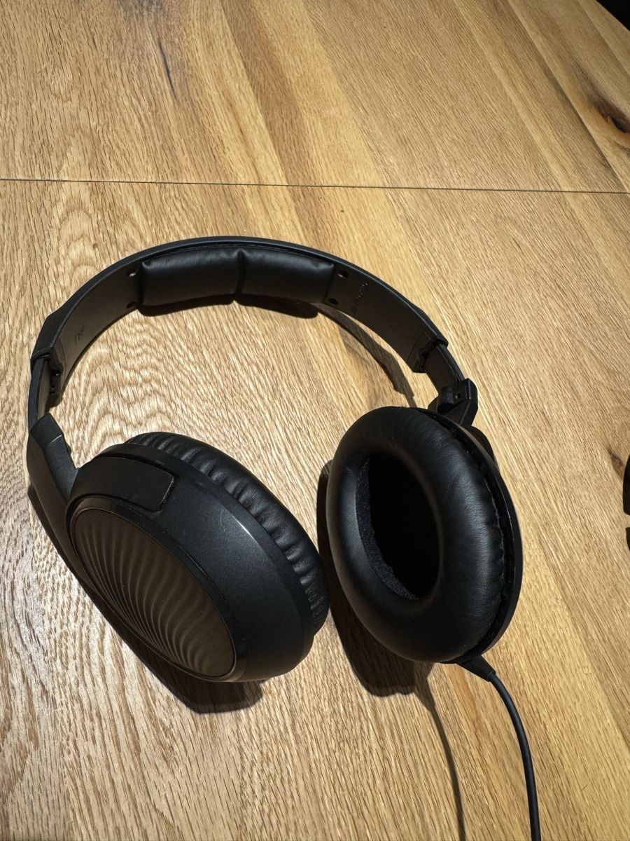 Sennheiser Kopfhörer: Bundle 2× Sennheiser HD 200 PRO – Neu (gemäss Beschreibung) aus Sorengo von julius_96