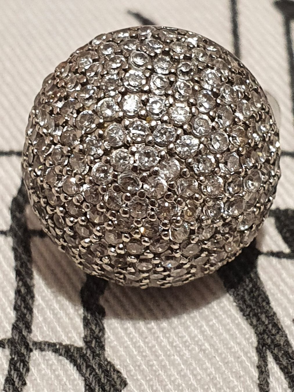 Ringe: Entourage Pavé Designer Ring,  Silber 925 in Kugelform 😍 – Gebraucht aus Wohlen AG von palmsprings