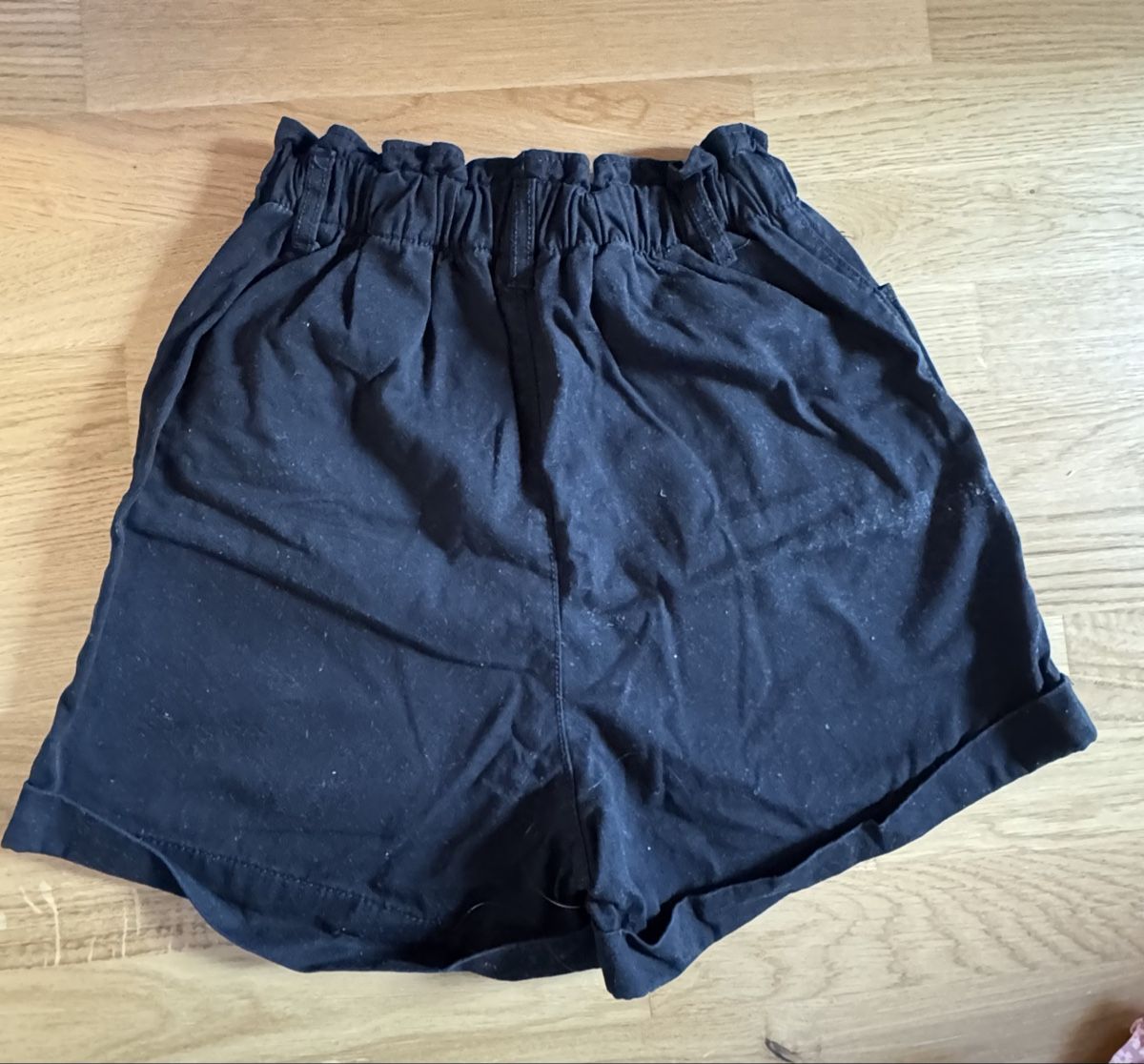 H&M Pantaloni: H&M Shorts, Grösse S – Usato da Kleinandelfingen venduto da les_gb7w 1