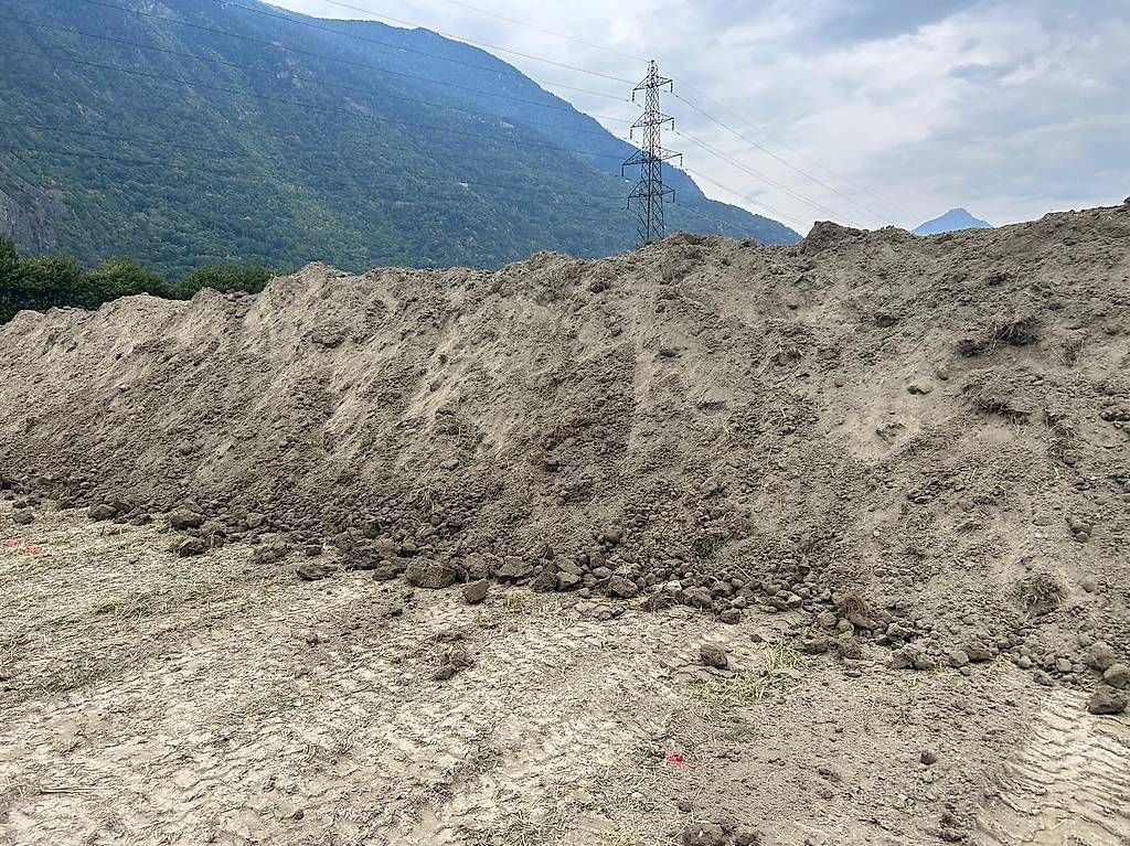 Materiale di riempimento: Terre végétale de qualité à vendre - Evionnaz – Usato da Evionnaz venduto da Airnace 1