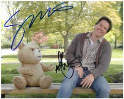TED (Cast) handsigniertes Grossfoto (20 x 25 cm) mit COA