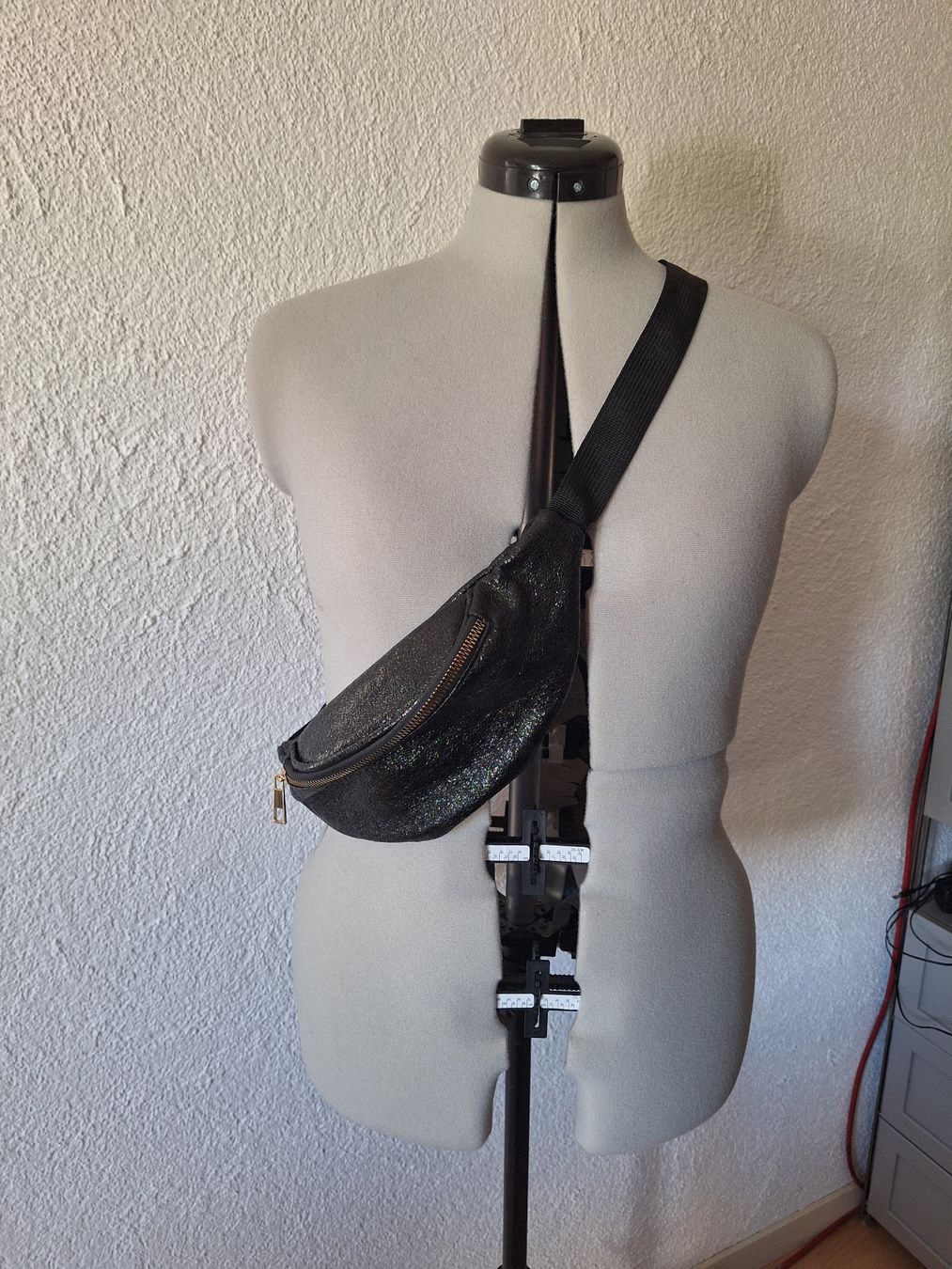 Sacs femmes: Glitzer Bauchtasche – D'occasion à Teufenthal AG par boebe071 2