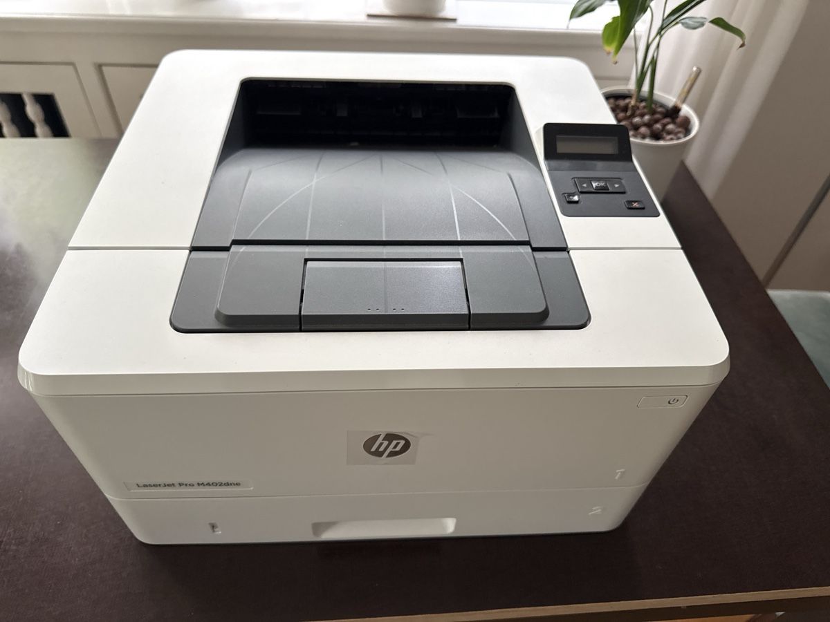 Hewlett Packard Stampanti: Laserjet Pro M402dne – Usato da Zürich venduto da Glila