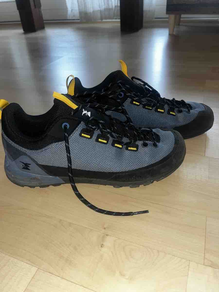 Decathlon Herrenschuhe: Simond Wanderschuhe in Grau Grösse 42 – Gebraucht aus Winterthur von GoodAsGone 1