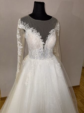 Wunderschönes Brautkleid mit Spitze, Grösse 38