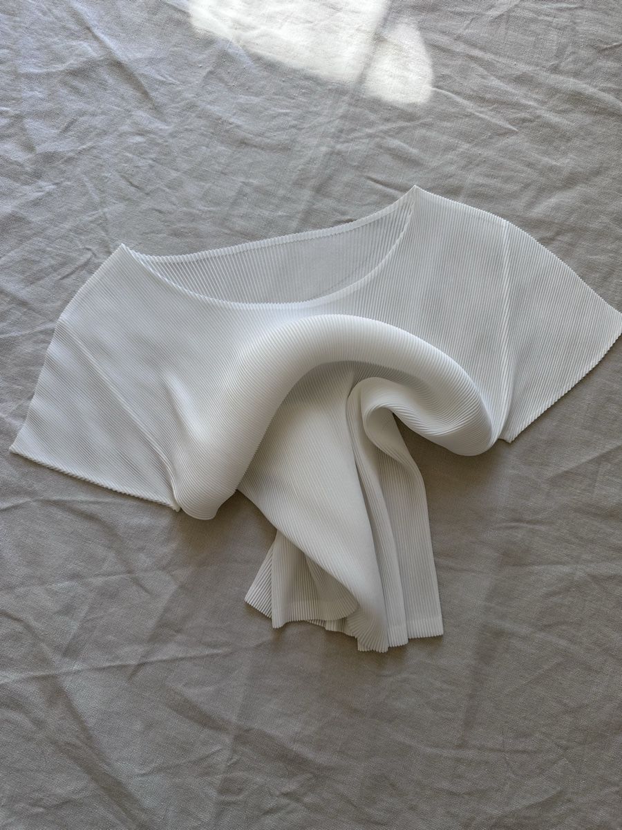 Issey Miyake Top: PLEATS PLEASE Issey Miyake Top – Nuovo (secondo la descrizione) da Gandria venduto da dada88_