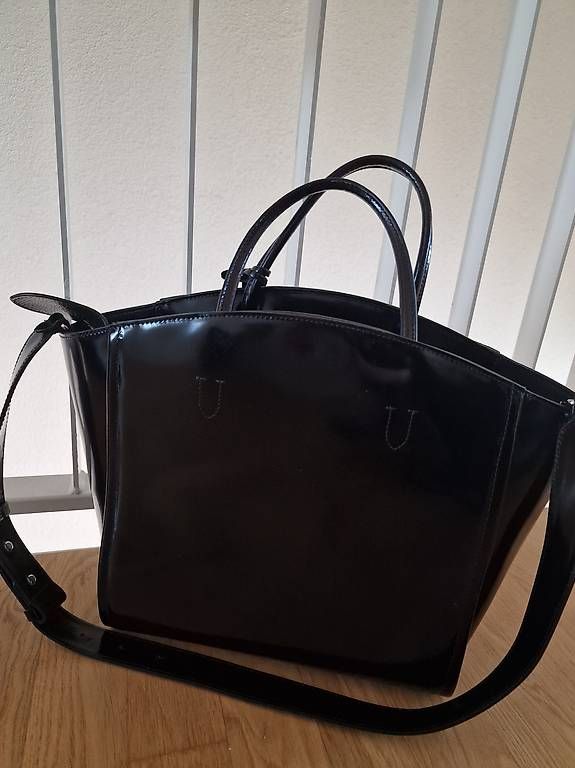 Taschen für Damen: Coccinelle Handtasche gross – Gebraucht aus Lenzburg von elv_skx9 2