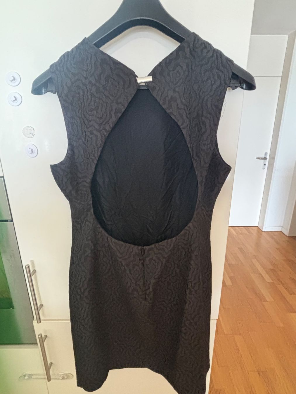 Vestiti: Kleid mit offenem Rücken S – Usato da Bern venduto da Iuliia_novova 1