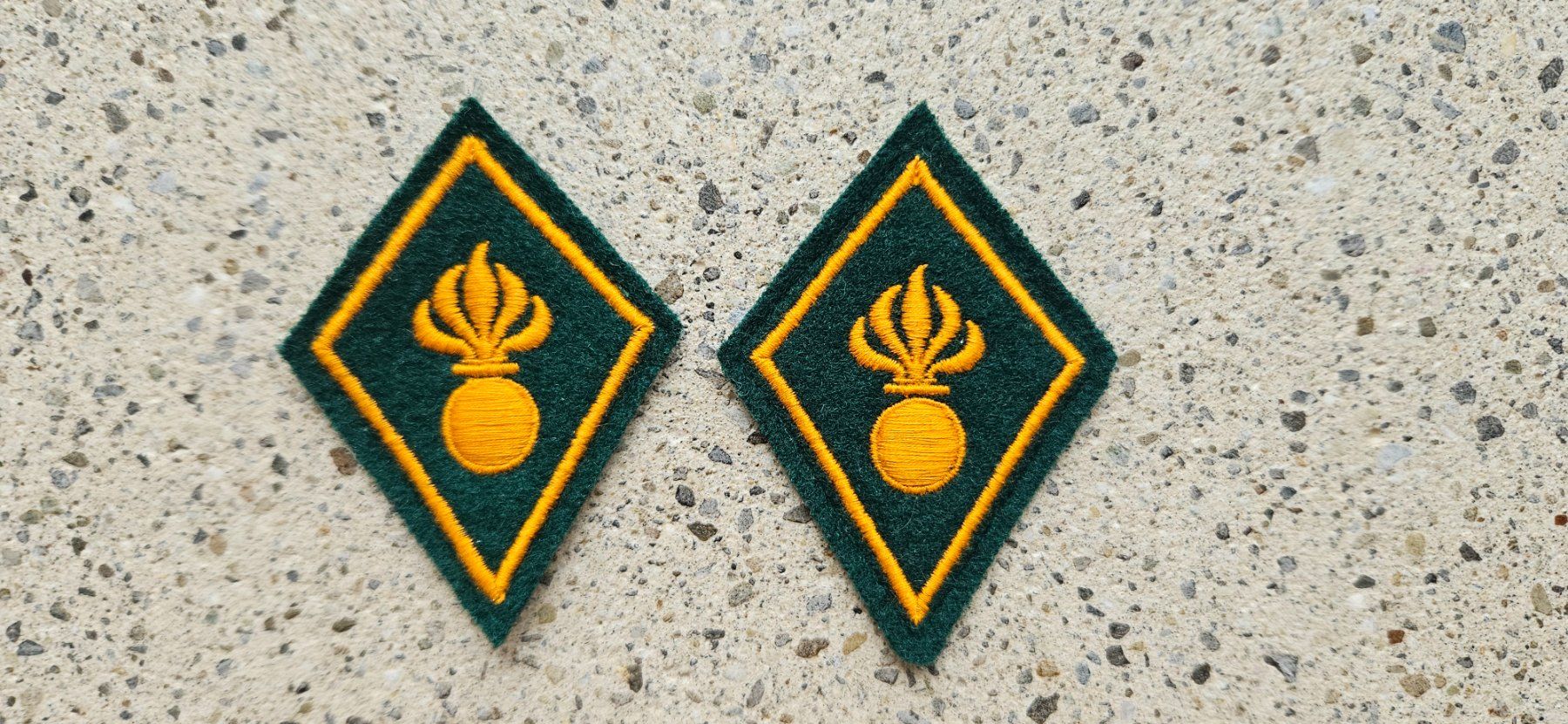 Schweizer Armee Placchette & Badge: *** Kragenspiegel *** – Nuovo e nell'imballaggio originale da Riedholz venduto da fr_sIruP
