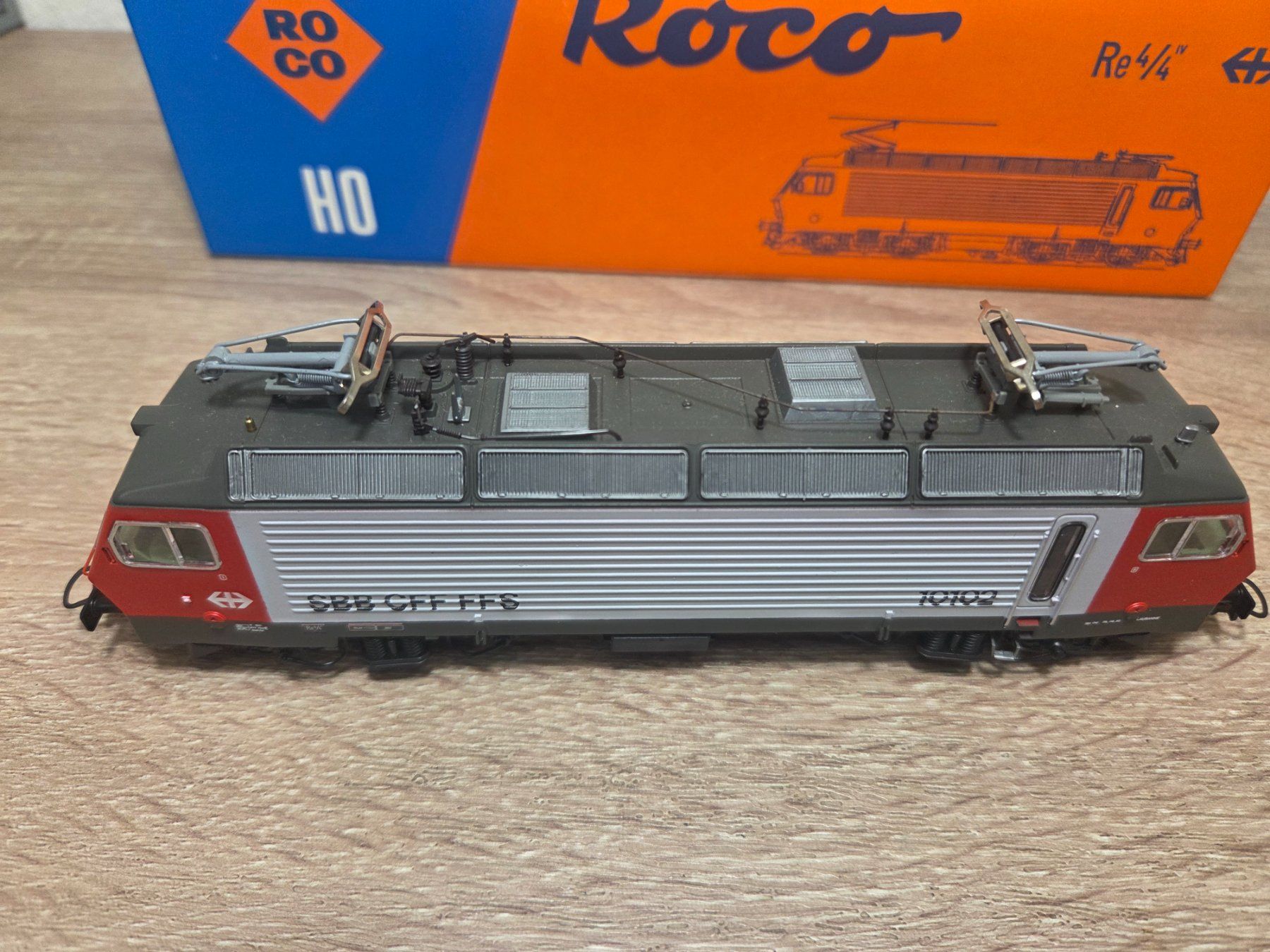 Roco Modellini di ferrovie: Roco 04178 A E-Lok 10102 SBB H0 (1) – Usato da St-Aubin-Sauges venduto da Lo_Go 4