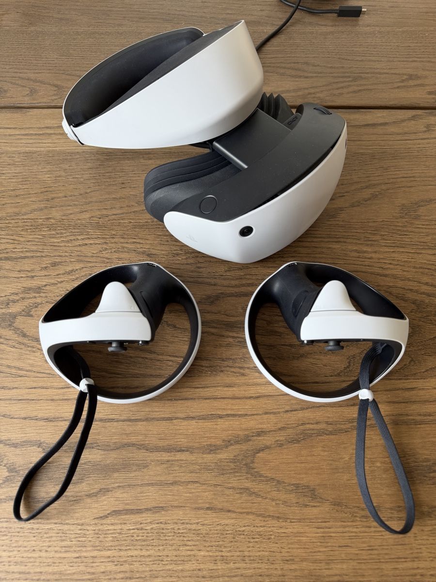 Sony Casque VR: PlayStation VR2 – D'occasion à Petit-Lancy par NooxiTau