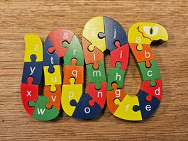 Puzzle en bois serpent alphabet et chiffres