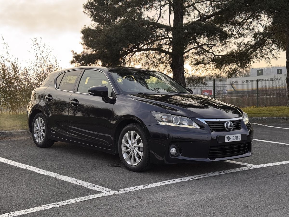Lexus Autos: Lexus CT200H – Gebraucht aus Chavannes-de-Bogis von  1