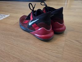 Nike Airmax rot/schwarz Grösse 44.5 nur indoor getragen