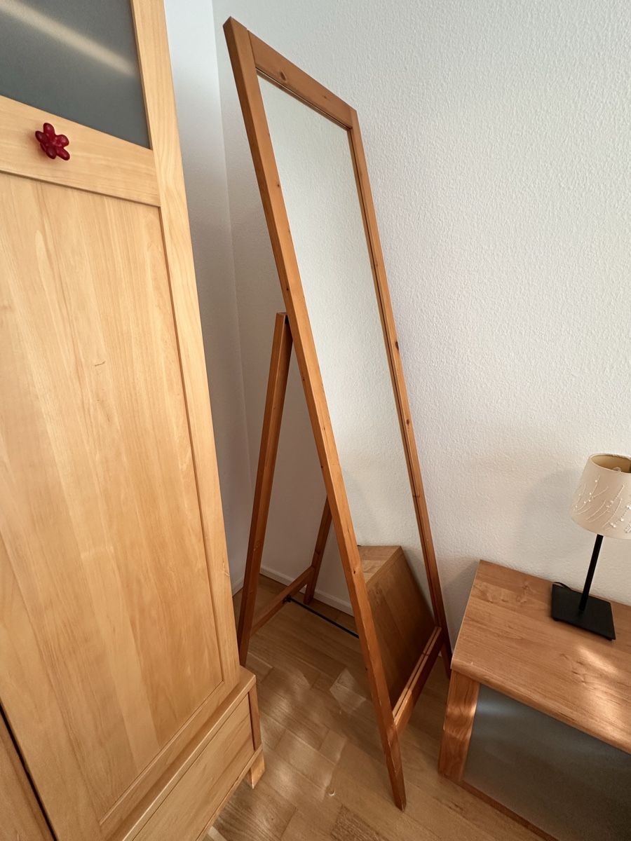 Spiegel: Standing full length Mirror Wooden Frame good condition – Gebraucht aus Allschwil von MB4123 1