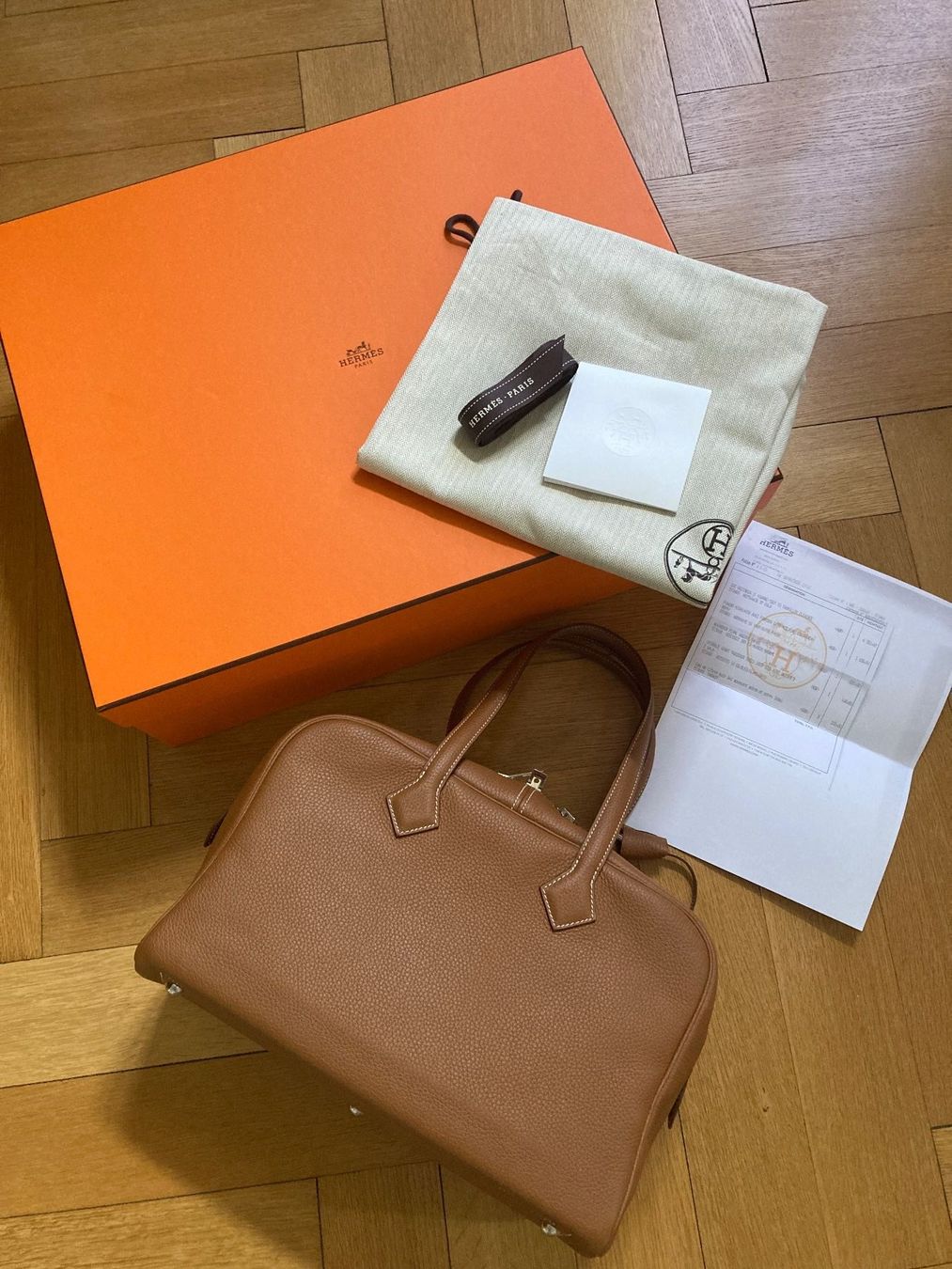 HERMES VICTORIA II FOURRE-TOUT 35 TAURILLON CLEMENCE GOLD