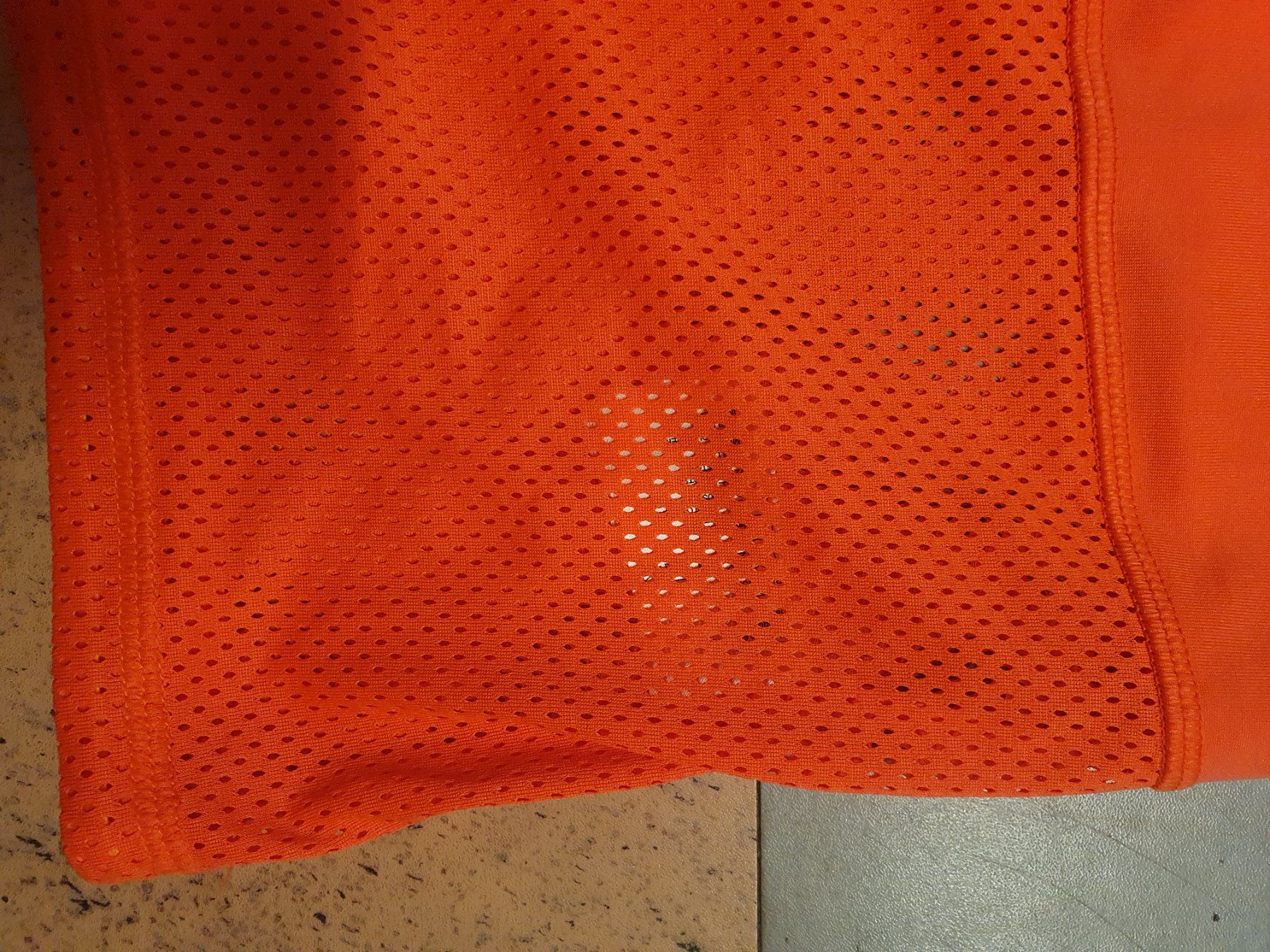 H&M Top: Fitness T-Shirt/Top – Usato da Moosseedorf venduto da Sonnenschein.. 2