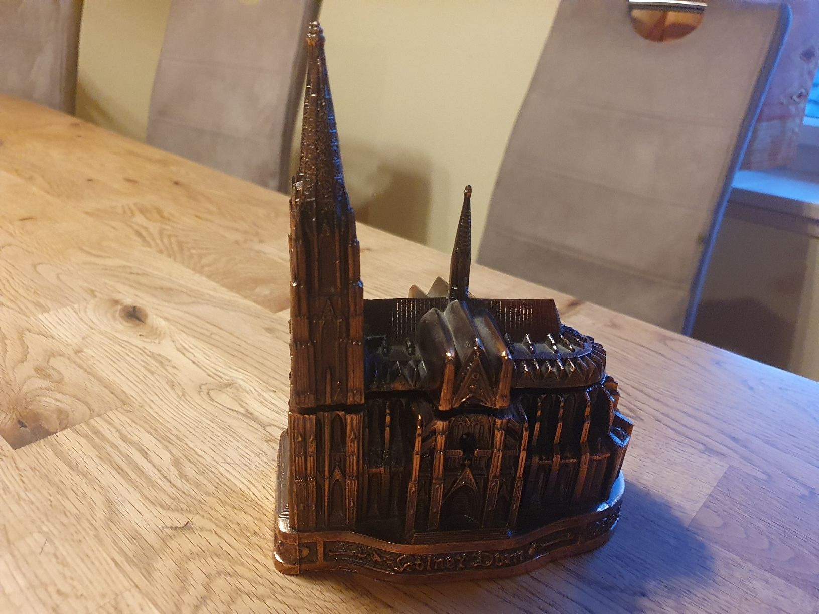 Statuette: Figur Kölner Dom Spieluhr – Usato da Flawil venduto da Naphtali 1