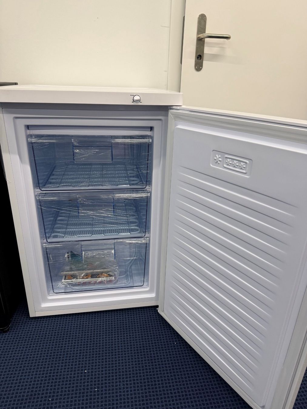 Congelatori: DO91135F Gefrierschrank – Nuovo (secondo la descrizione) da Wängi venduto da SPCSHOP 1