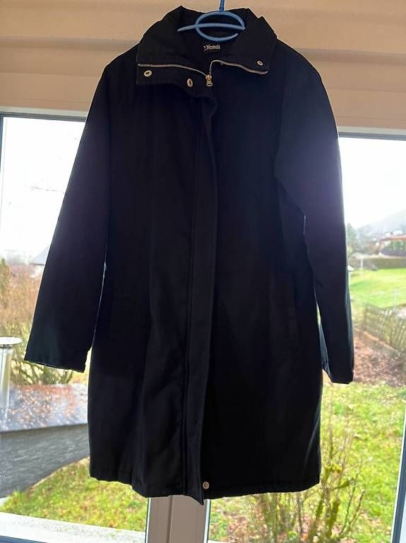 Cappotti: Manteau noir Yendi – Usato da Chézard-St-Martin venduto da mar_mv7g 3