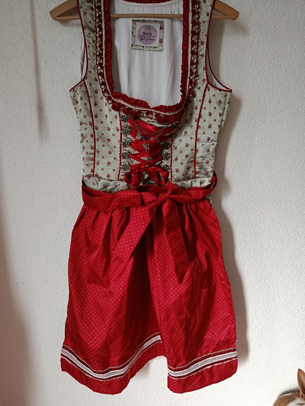 Vestiti: Dirndl von MarJo Glow Collection Grösse 38 – Usato da Wattwil venduto da sunicheyenne
