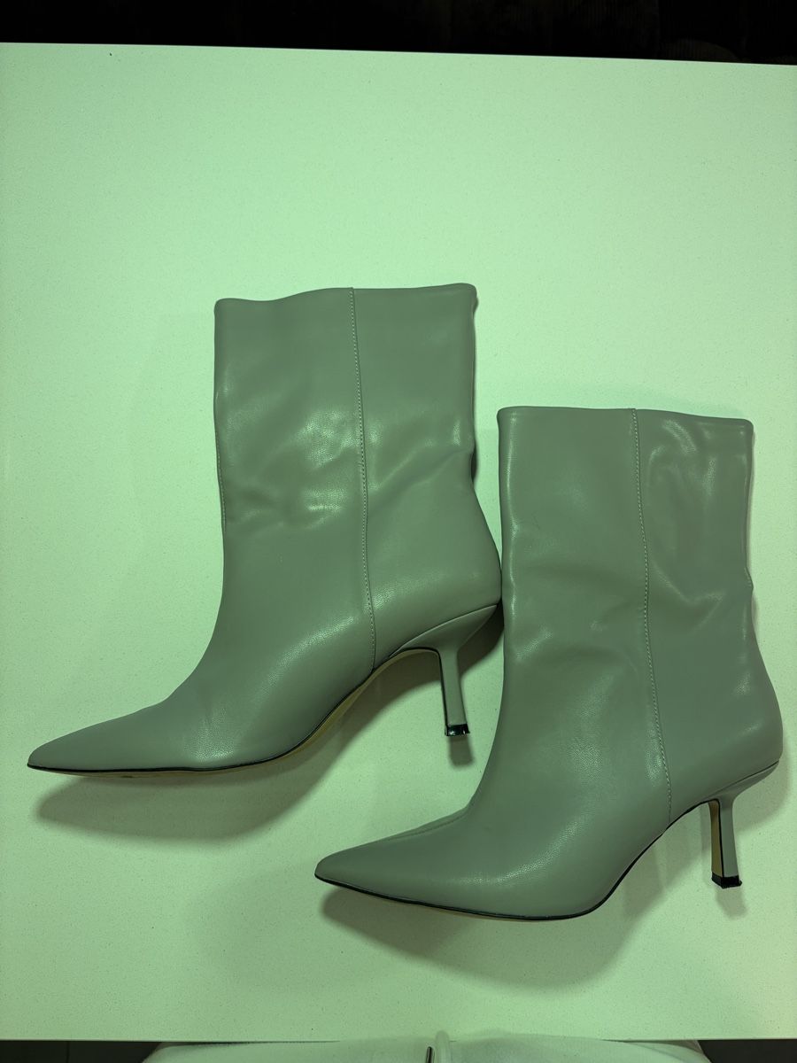 Damenschuhe: Stiefeletten grau Grösse 40 Lederimitat gebraucht – Gebraucht aus Zürich von lar_dw7h