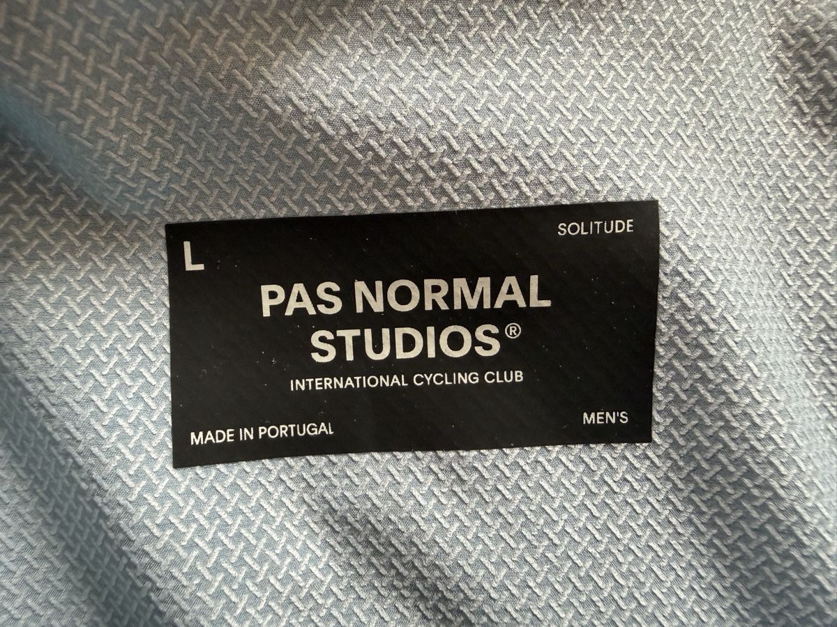 Pas Normal Studios Canottiere & Pantaloni: Pas Normal Studios Solitude Velotrikot grösse L – Nuovo (secondo la descrizione) da Lyss venduto da Mamaflosim 3