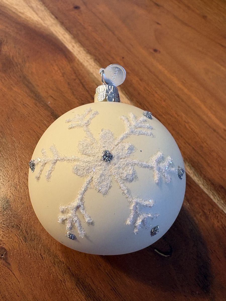 Globus Tutte le decorazioni: Globus Christbaumkugel, Schneeflocke – Nuovo (secondo la descrizione) da Meilen venduto da Harley. 1