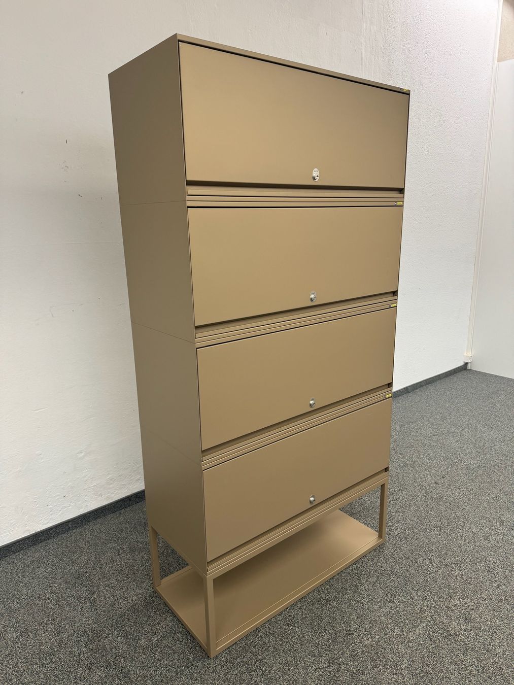 Lista Schränke: Lista Office Locker mit 4 Fächern ohne Schlüssel – Gebraucht aus Schönenwerd von mcofficeshop 2