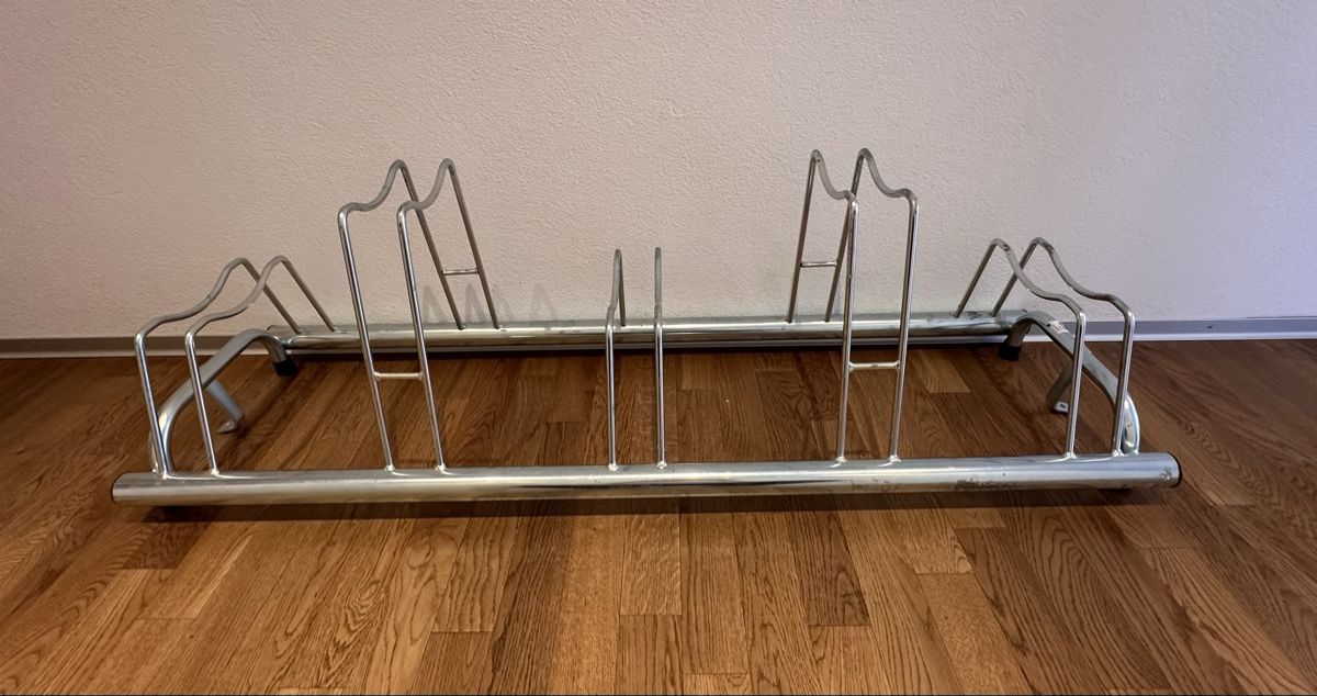 Cavalletti per biciclette: Veloabstellständer – Usato da Düdingen venduto da coreliv