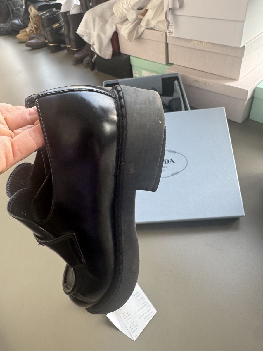 Prada Scarpe da donna: PRADA Black Leather Loafers – Usato da Zürich venduto da alieacelina 3