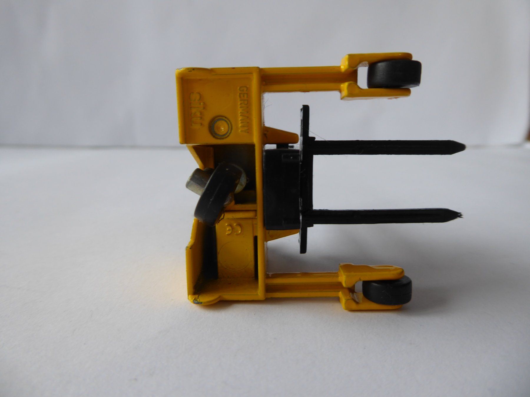 Siku Giocattoli: Toller Siku Staplerwagen, ca. 5,3cm lang – Usato da Turbenthal venduto da Nautop 4